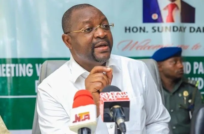 Sunday Akin Dare, CON