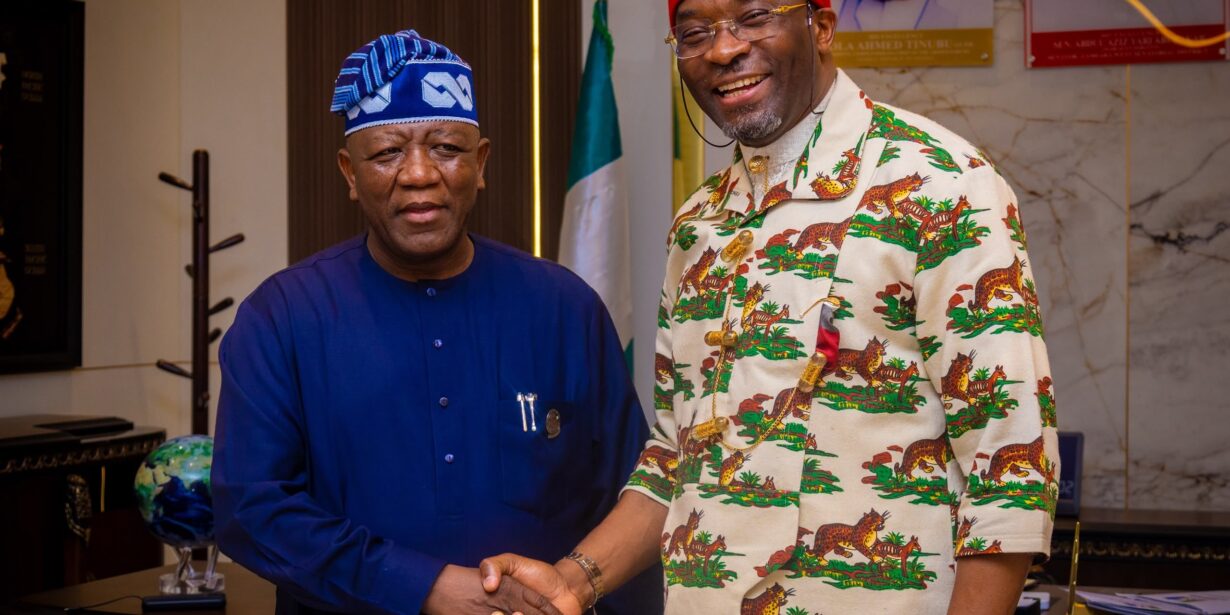Benjamin Kalu, Senator Abdulaziz Yari